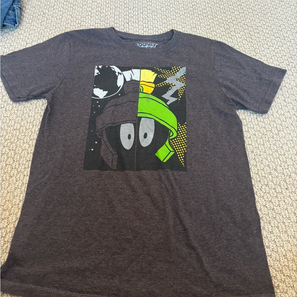 Warner Bros. Looney Tunes Gray Tee with Green and Yellow Accents